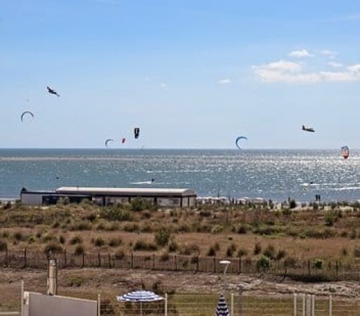 kite port camargue plage sud